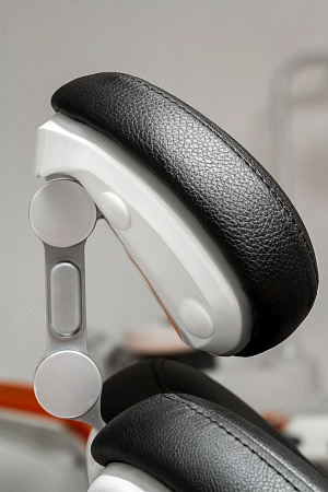 MERCURY 4800 - стоматологическая установка с нижней подачей инструментов